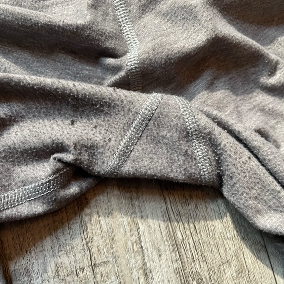 Lululemon Capri Leggings / Used / Grey / Size 6 - Picture 5 of 5